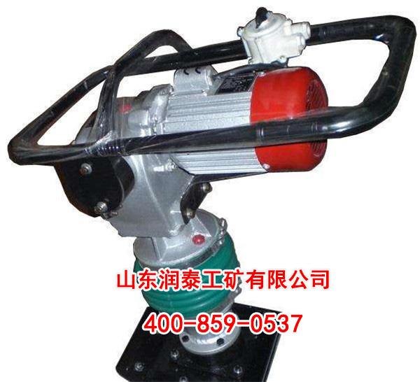 结构紧凑、重量轻、稳定性好、冲击力大、作业贴边性好、操作舒适