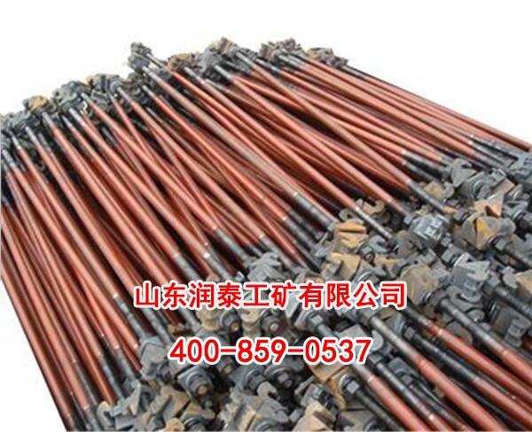 轨距拉杆在道岔上使用较多,可防止道轨的纵向拉伸,保持轨距。